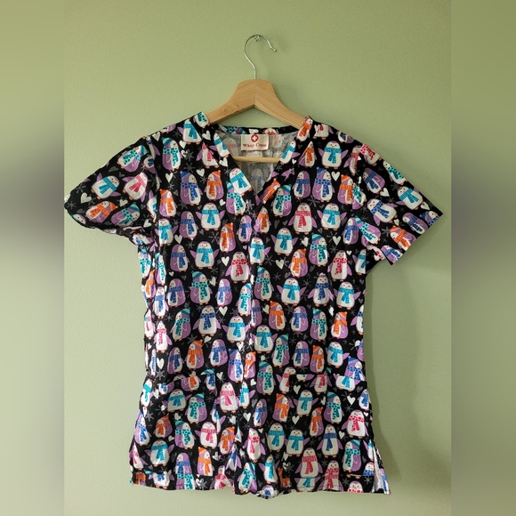 6 Festive Scrub Tops - Picture 4 of 6